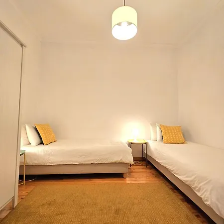 Centre Charm And Practicality Apartment *