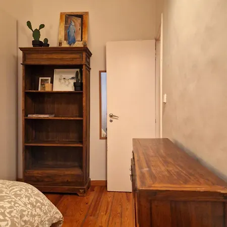 Centre Charm And Practicality Apartment